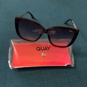 NWT QUAY Ever After Etched Discontinued Sunglasses